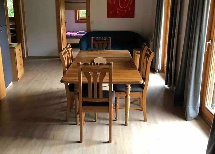 Gemuetliches Holzhaus Bis 12 Schlafplaetze Casa de Férias *